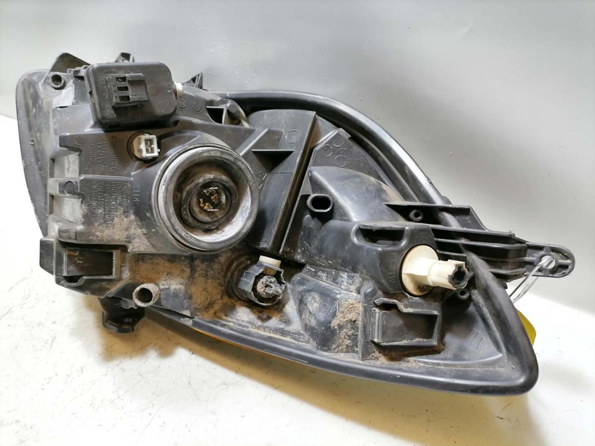 Toyota Yaris XP9 original Scheinwerfer vorn rechts Halogen leicht vergilbt Bj.2006